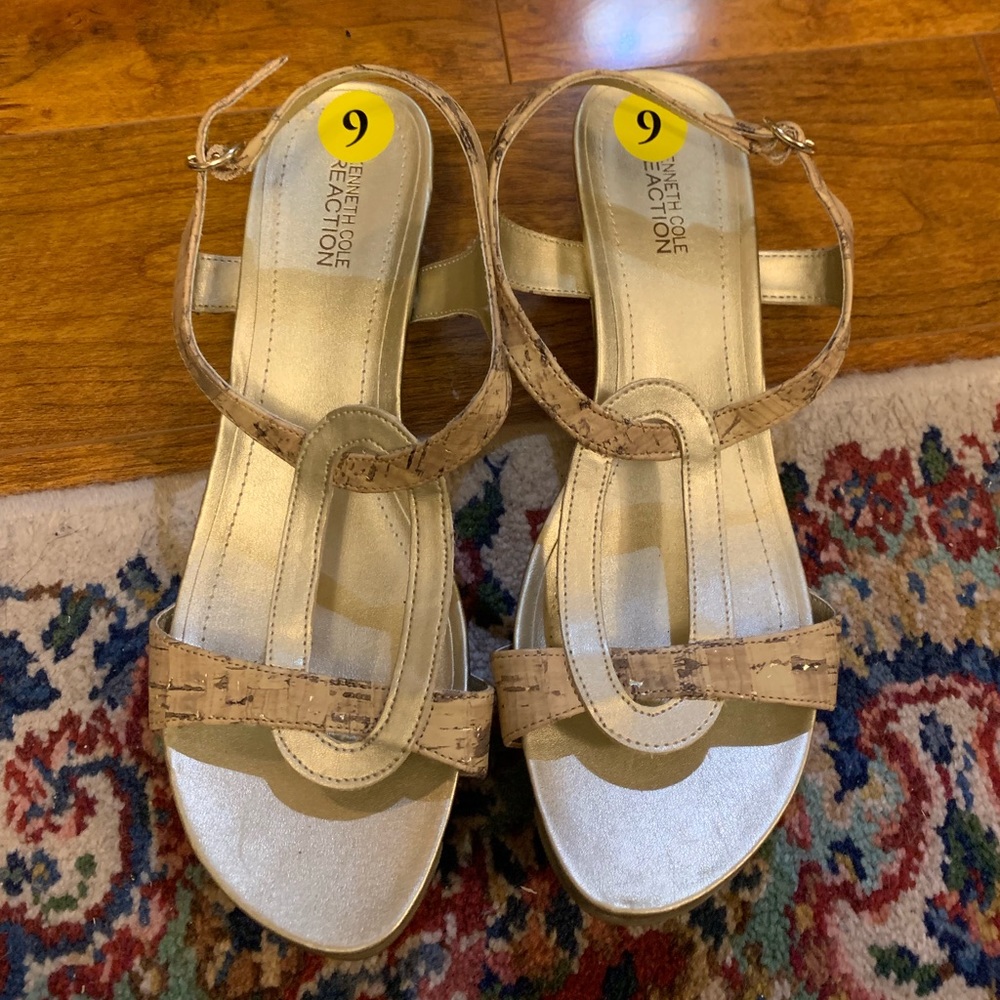 NWOT Sandals